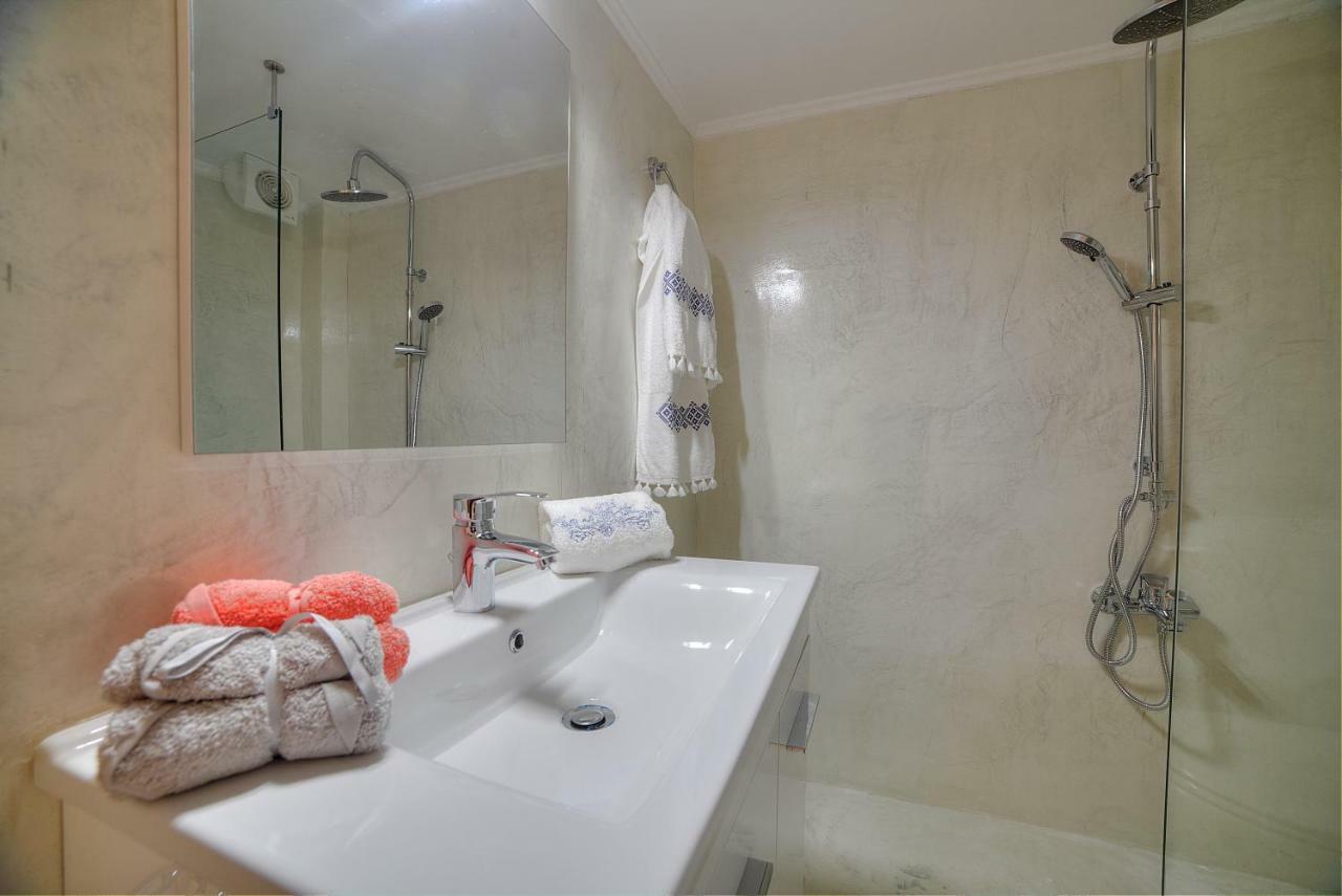 Unique Apartment In Glyfada Center Athens Exterior photo